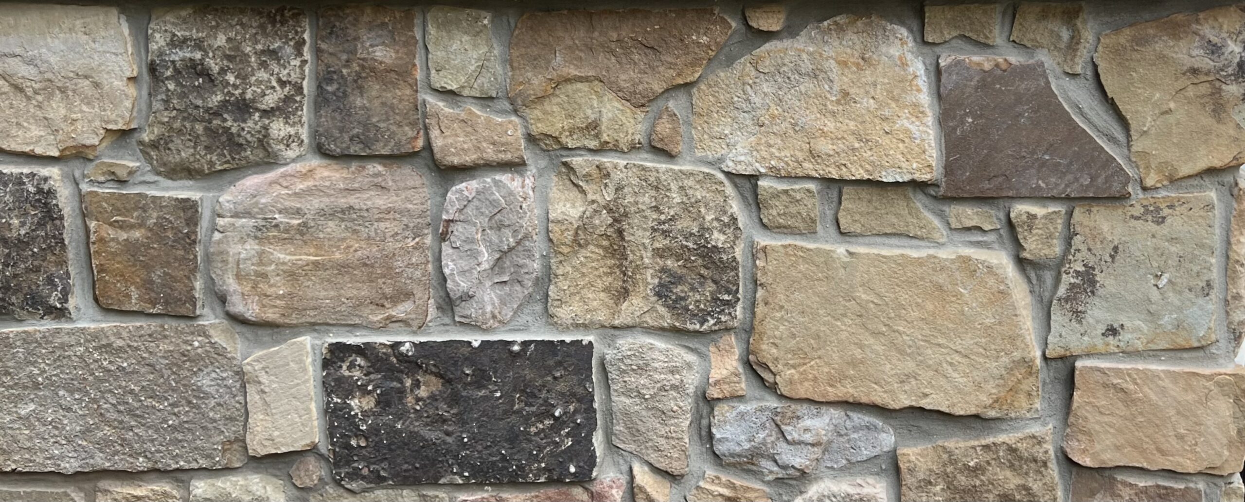 Kingston Roughly Rectangular Stone Veneer