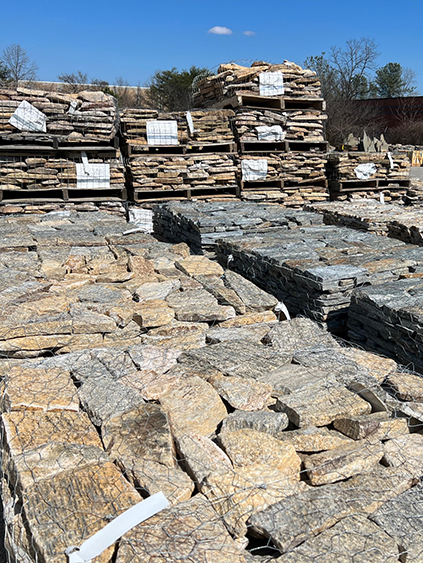 Natural Facing real stone veneer palettes in a stone yard