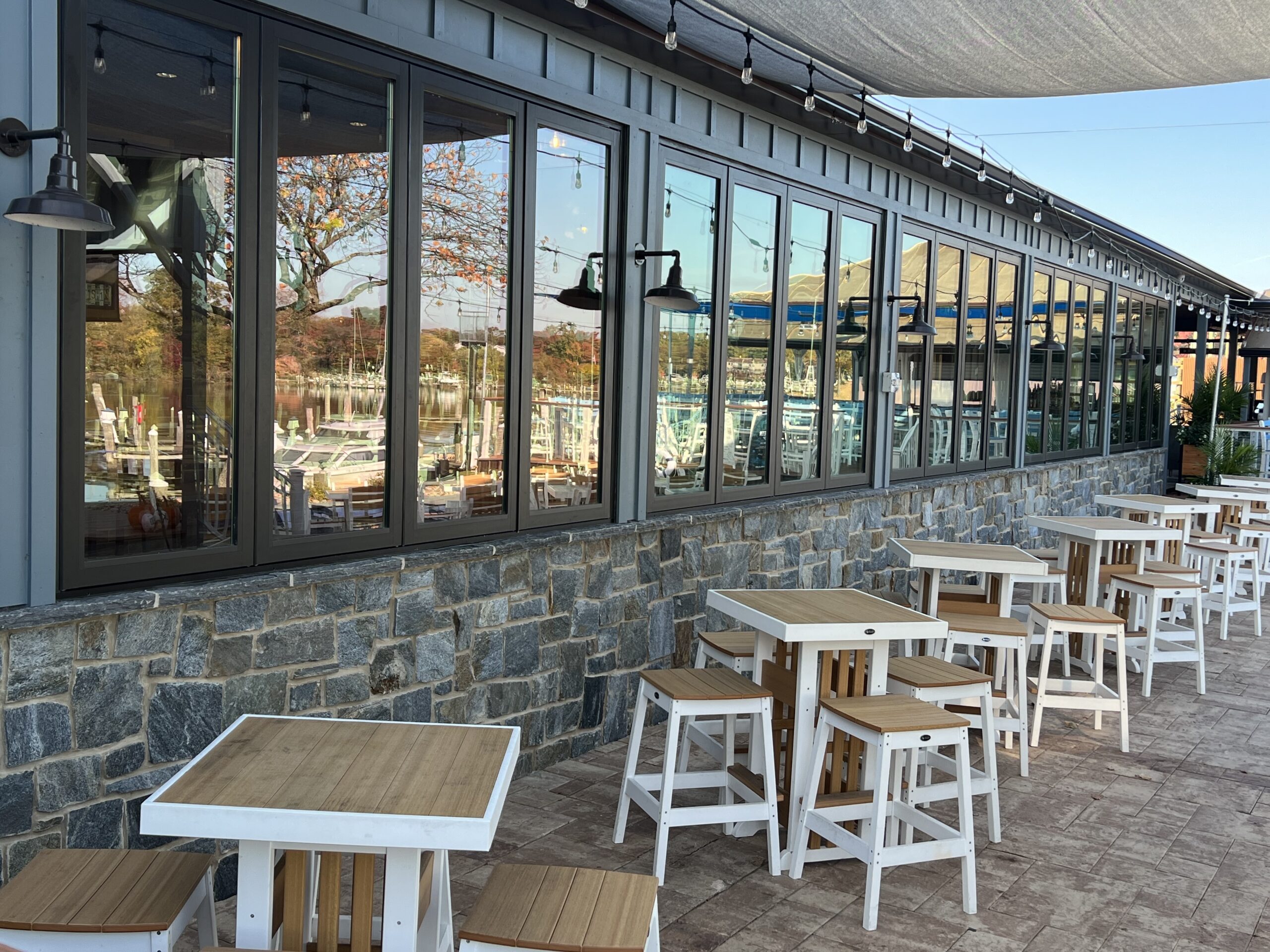 Natural Facing Pinehurst Ledgestone home exterior