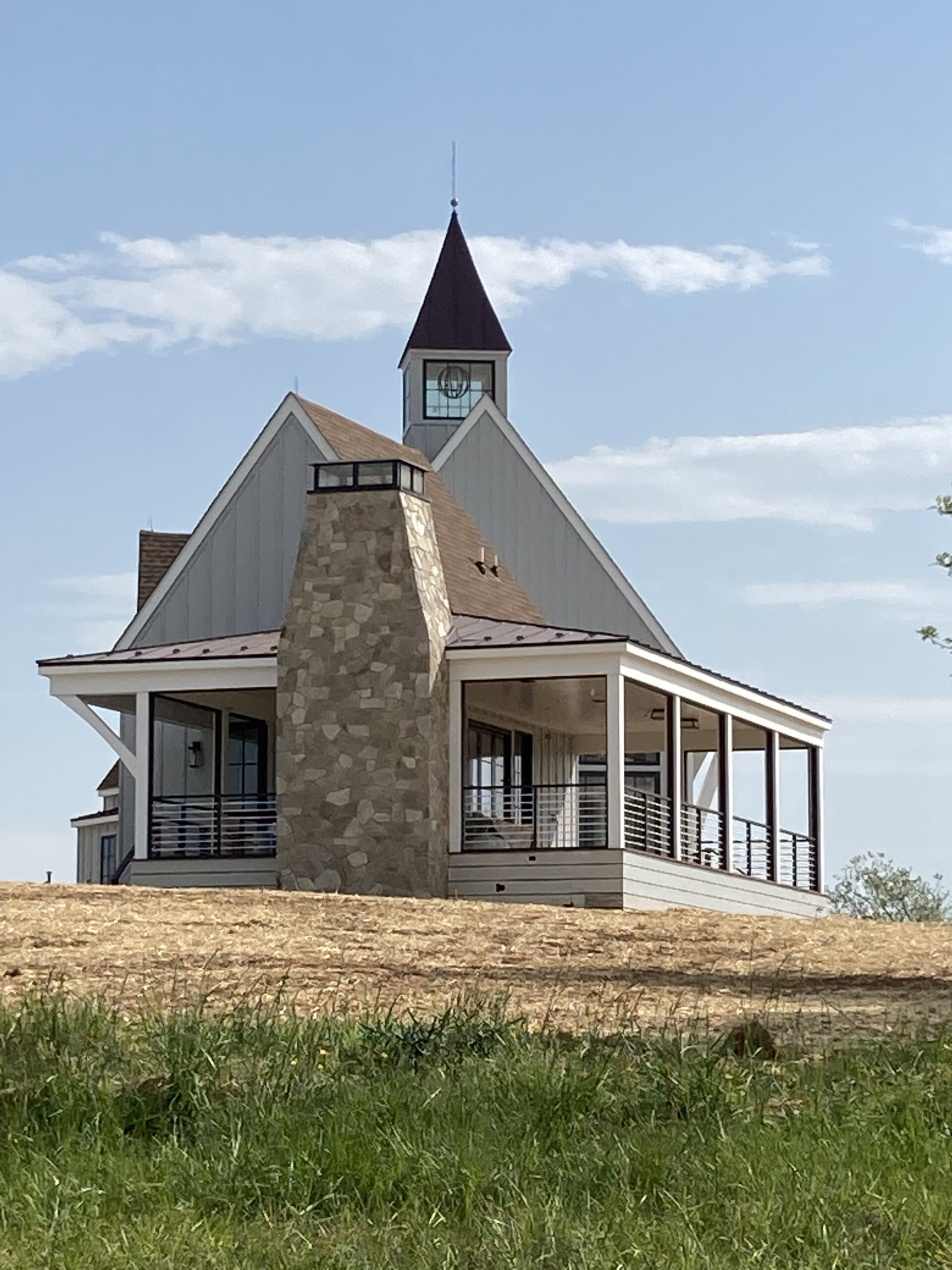 Natural Facing Pinehurst Ledgestone home exterior